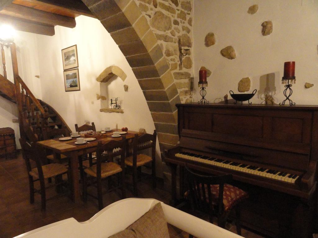 Villa Kamilari Exteriör bild